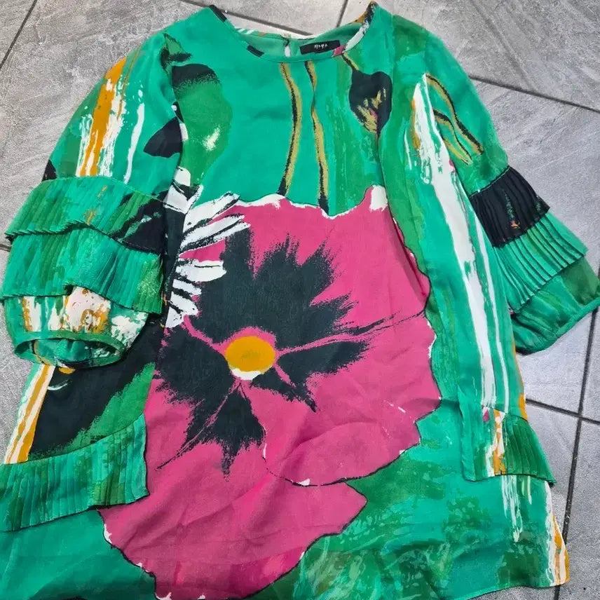 [BUNJANG] Sissmax Floral Blouse with Frill Sleeves / 시스막스 블라우스66