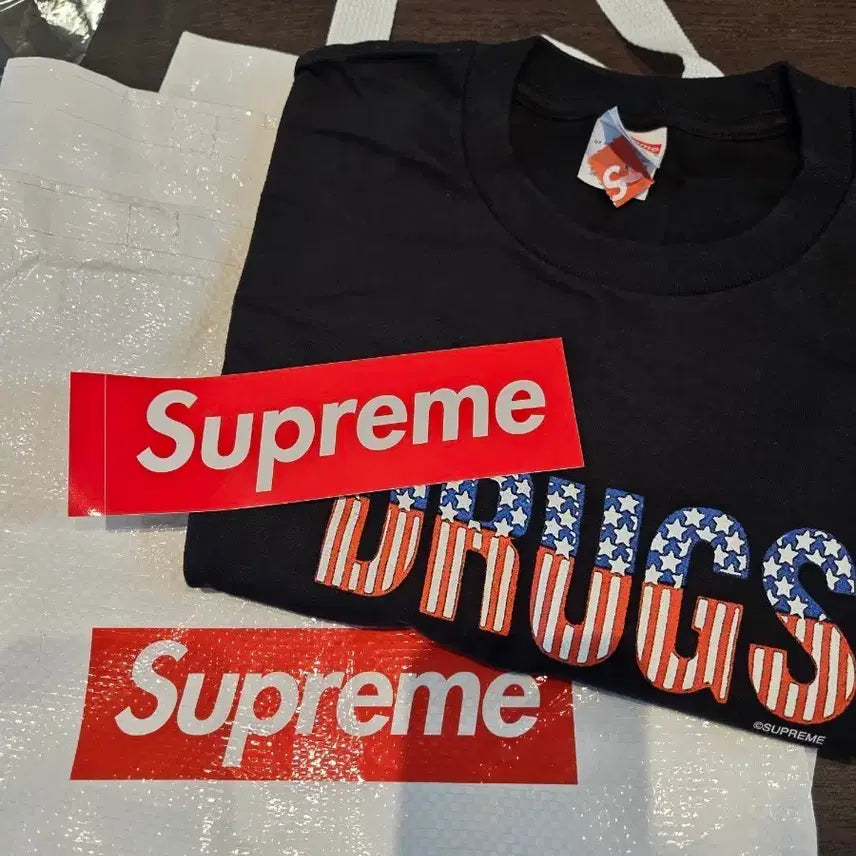 [BUNJANG] Supreme Drugs T-Shirt Black / 슈프림 반팔티 블랙(DRUGS)