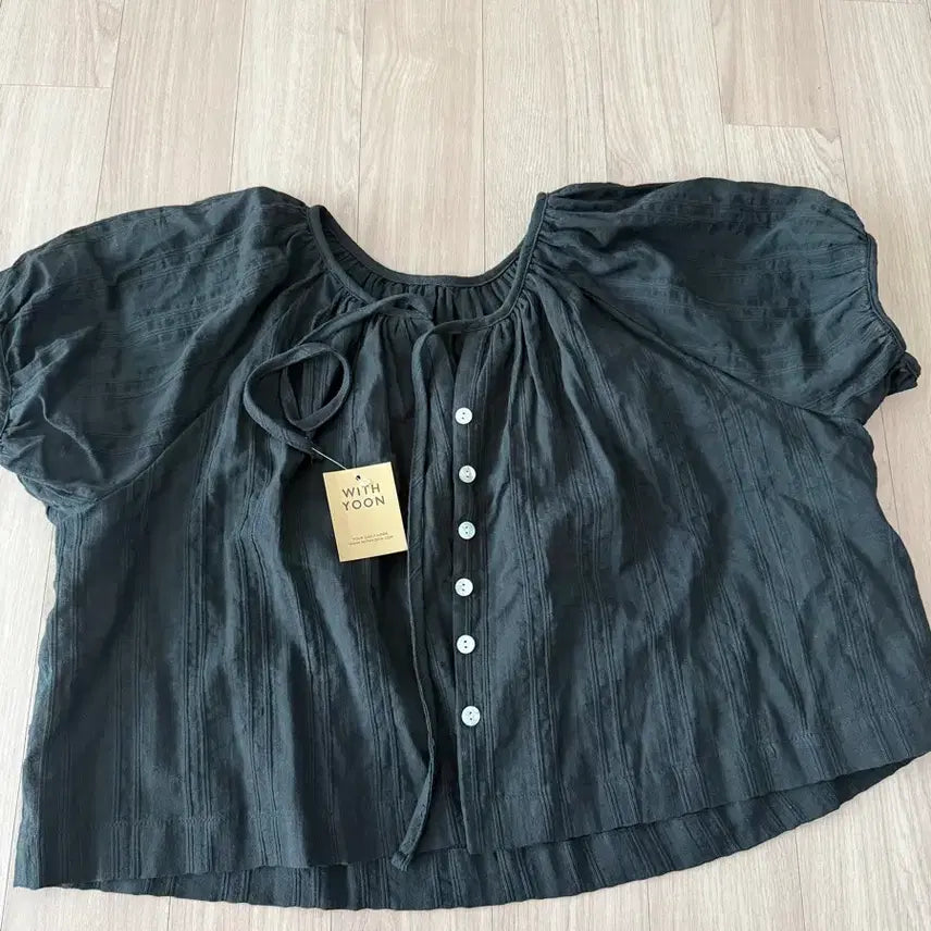 [BUNJANG] Withyun Black Puff Short Sleeve Blouse / 새상품/텍o)블랙 퍼프 반팔 블라우스(위드윤)