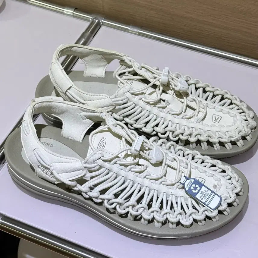 [BUNJANG] KIN Unique Sandals Size 245 (New) / 킨 유니크 샌들 245 (새상품)