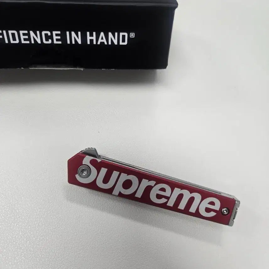 [BUNJANG] Supreme CRKT Folding Knife Red / 슈프림 CRKT 접이식 나이프 레드