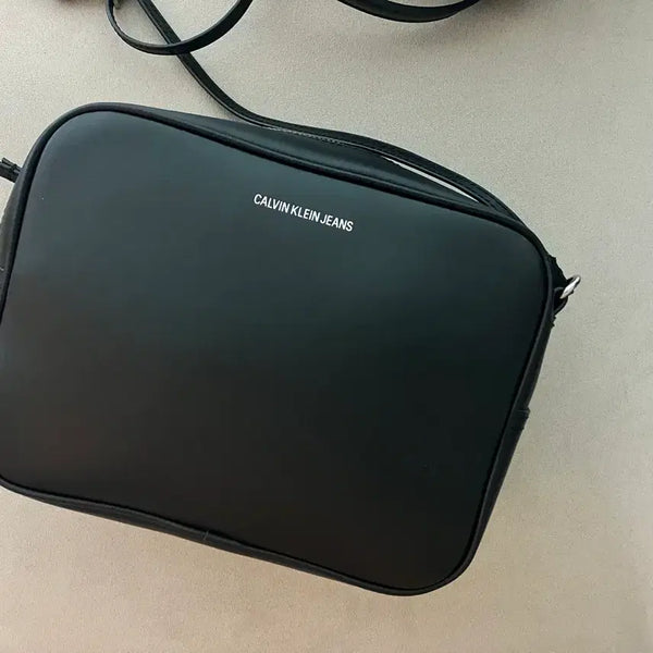 [BUNJANG] Calvin Klein Crossbody Bag / 새상품) 캘빈클라인크로스백 소가죽핸드백