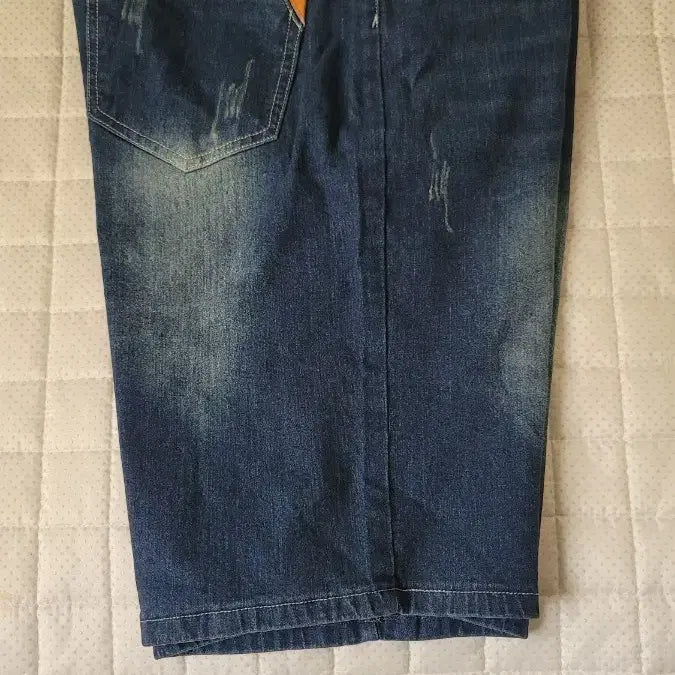 [BUNJANG] Distressed Wash Denim Shorts (36-inch) / 청바지 반바지 찢청 워싱(36인치)
