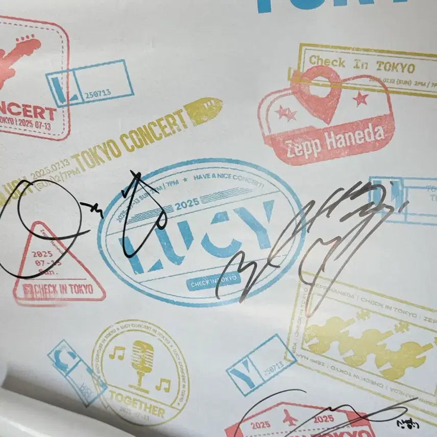 [BUNJANG] Lucy 2025 Check-in Tokyo Concert Autographed Poster / 루시 2025 체크인 도쿄콘 친필싸인 포스터