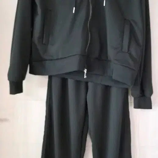 [BUNJANG] Black Hooded Zip-Up and Training Pants Set / 블랙 후드집업,트레이닝팬츠 셋업 새상품