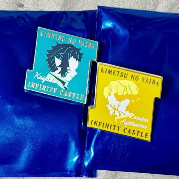 [BUNJANG] Demon Slayer: Kimetsu no Yaiba Kaigaku & Zenitsu Pins Bundle Set / 새상품 일괄) 귀칼 귀멸의 칼날 카이가쿠 젠이츠 핀즈 뱃지