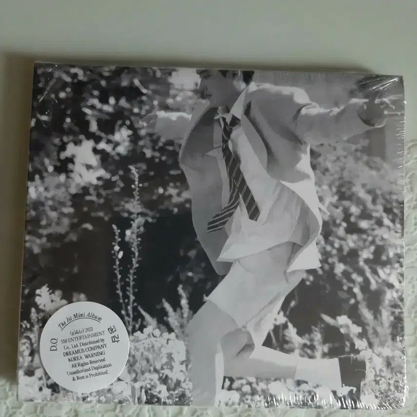 [BUNJANG] EXO D.O. 1st Mini Album 'Empathy' Digipack Gray Version (Sealed) / 미개봉 디오(D.O.) 1집 미니앨범 Empathy 공감 디지팩 그레이버전