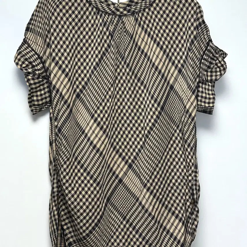 [BUNJANG] OBZEE Check Shirring Blouse Beige & Black / OBZEE 오브제 체크 셔링 블라우스