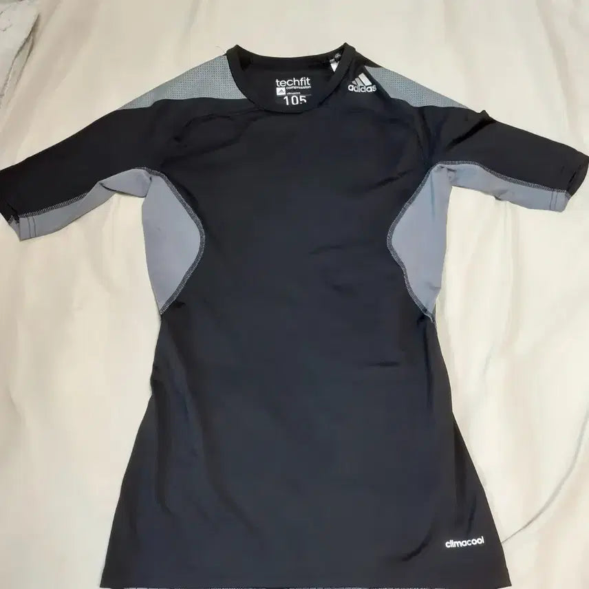 [BUNJANG] Adidas Techfit Compression Short Sleeve T-Shirt / 아디다스 테크핏 컴프레션 반팔티 헬스 런닝등