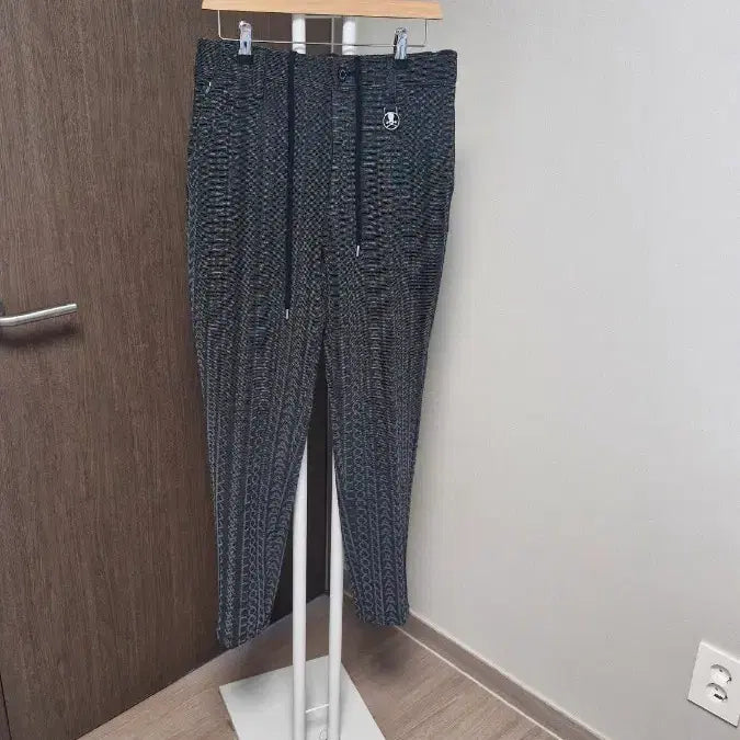 [BUNJANG] Mark &ロナ Full Logo Knit Weave Golf Pants Men's Size 46 (29-30) / 마크앤로나(남46/29~30) 전체로고니트짜임골프바지