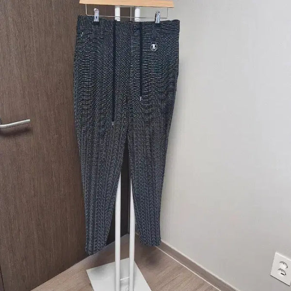 [BUNJANG] Mark &ロナ Full Logo Knit Weave Golf Pants Men's Size 46 (29-30) / 마크앤로나(남46/29~30) 전체로고니트짜임골프바지