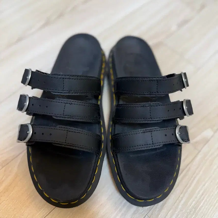 [BUNJANG] Dr. Martens Buckle Sandals UK 6 / 닥터마틴 버클 슬리퍼 uk6