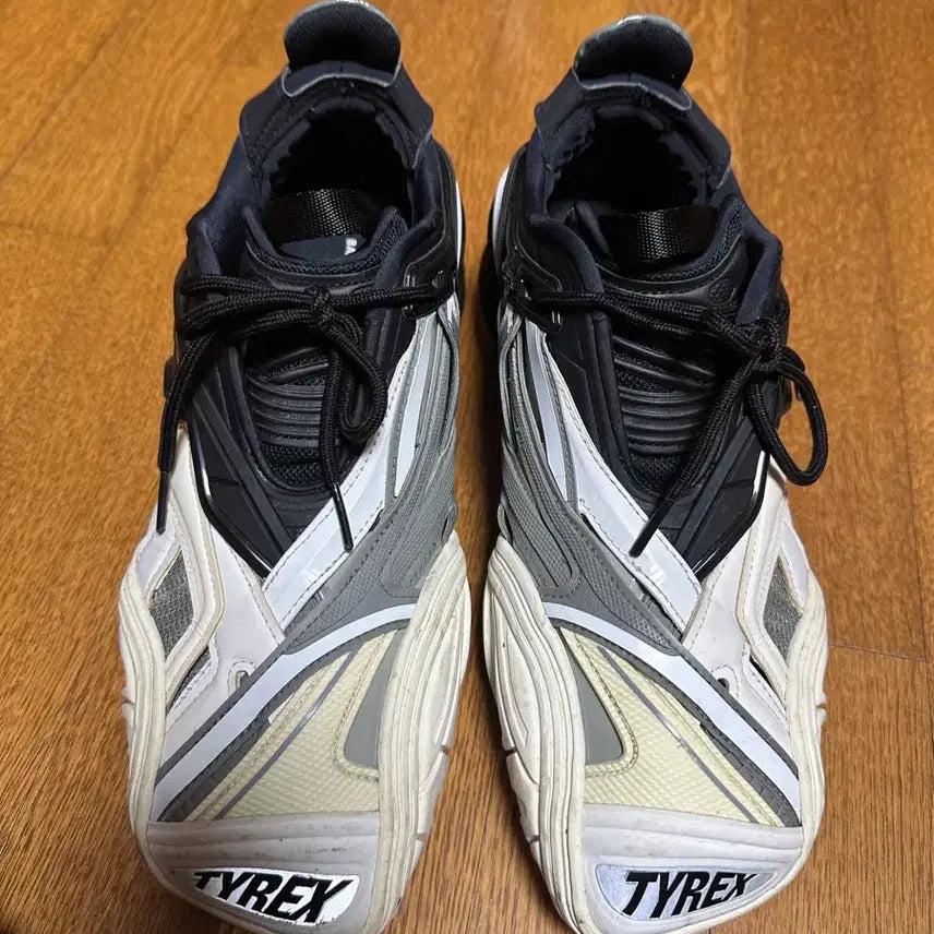 [BUNJANG] Balenciaga Tyrex Sneakers Black White Size 42 / 발렌시아가 운동화(타이렉스)
