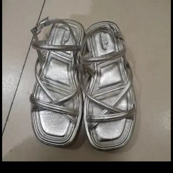 [BUNJANG] ZARA Silver Strappy Sandals / 자라 실버 스트랩 샌들zara