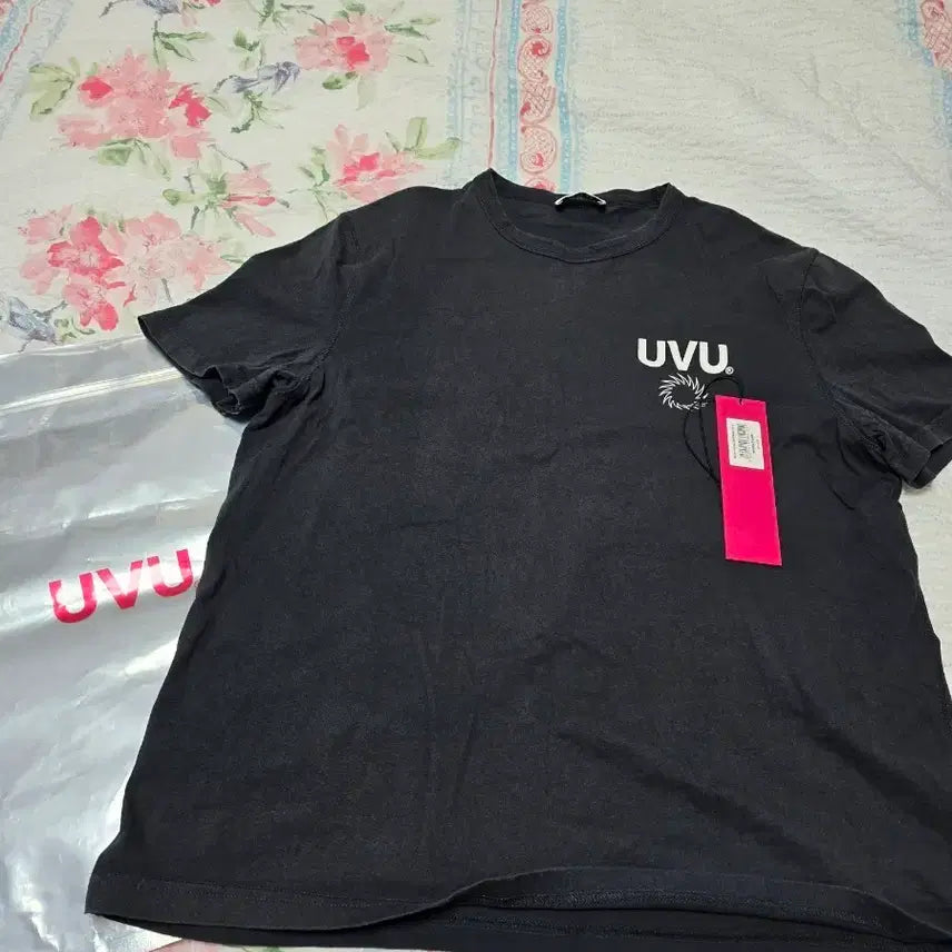 [BUNJANG] UVU Insignia T-Shirt Size M / UVU 인시그니아 반팔 M사이즈