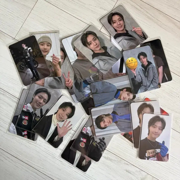 [BUNJANG] WOODZ 2022 Season's Greetings Photocard Bundle Set / 우즈 2022 시즌그리팅 포카 일괄