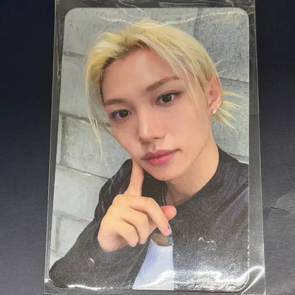 [BUNJANG] Stray Kids Felix This & That Official Photocard (2nd Week) / 디스앤댓 필릭스 공방포카 양도 2주차 이용복 felix this & that