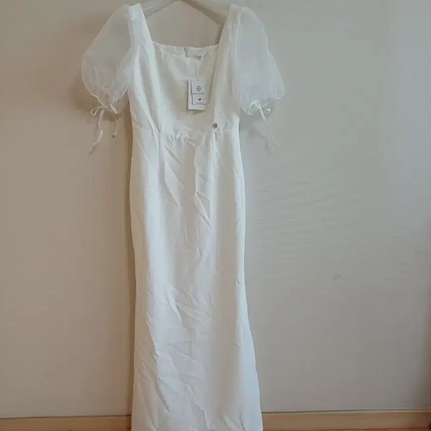 [BUNJANG] Moubadi Mermaid Self-Wedding Dress M / 새상품 모반디 머메이드 셀프웨딩원피스 M 판매합니다
