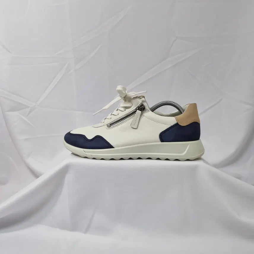 [BUNJANG] Ecco Flexer Runner Night Sky White Sneakers / 빈티지하서 235 에코 ecco 플렉서 러너 나이트 스카이 화이트 스니커즈