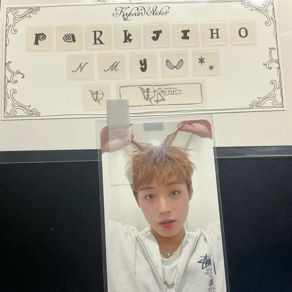 [BUNJANG] Park Jihoon Reflect Fancon MD Keyboard Sticker Bundle Set (Photocard Included) / 박지훈 리플렉트 팬콘 엠디 키보드 스티커 포카 포함 일괄 양도 판매