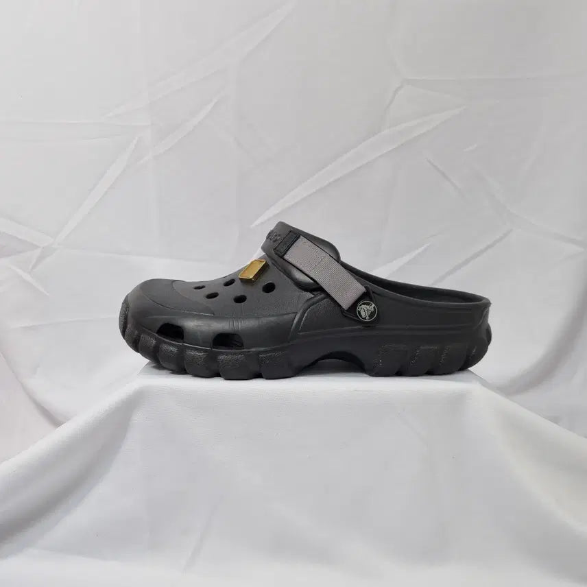 [BUNJANG] Vintage Crocs Offroad Sport Clog Sandals Slippers / 빈티지하서 m9w11 270 크록스 오프로드 스포츠 클로그 샌들 슬리퍼