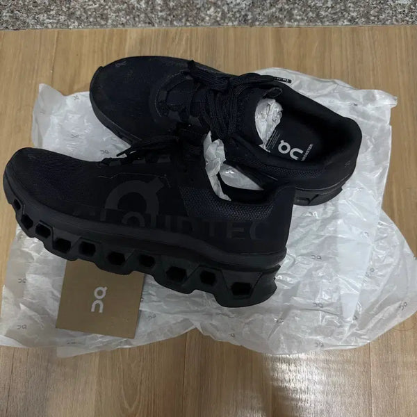 [BUNJANG] On Running Cloudmonster All Black Running Shoes Size 43 / 온러닝 클라우드몬스터 블랙 43