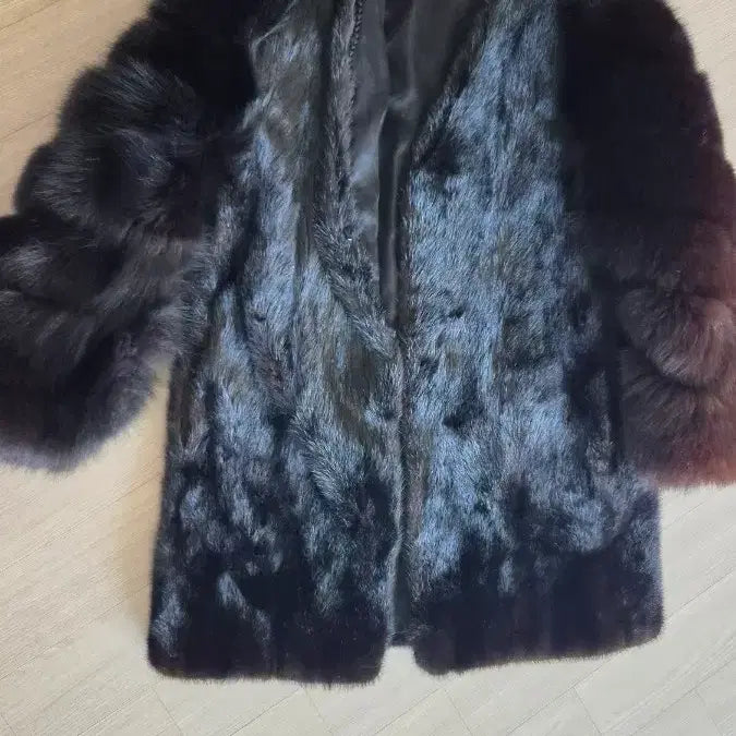 [BUNJANG] Black Saga Mink Coat with Fox Sleeves / 블랙 사가 밍크 코트