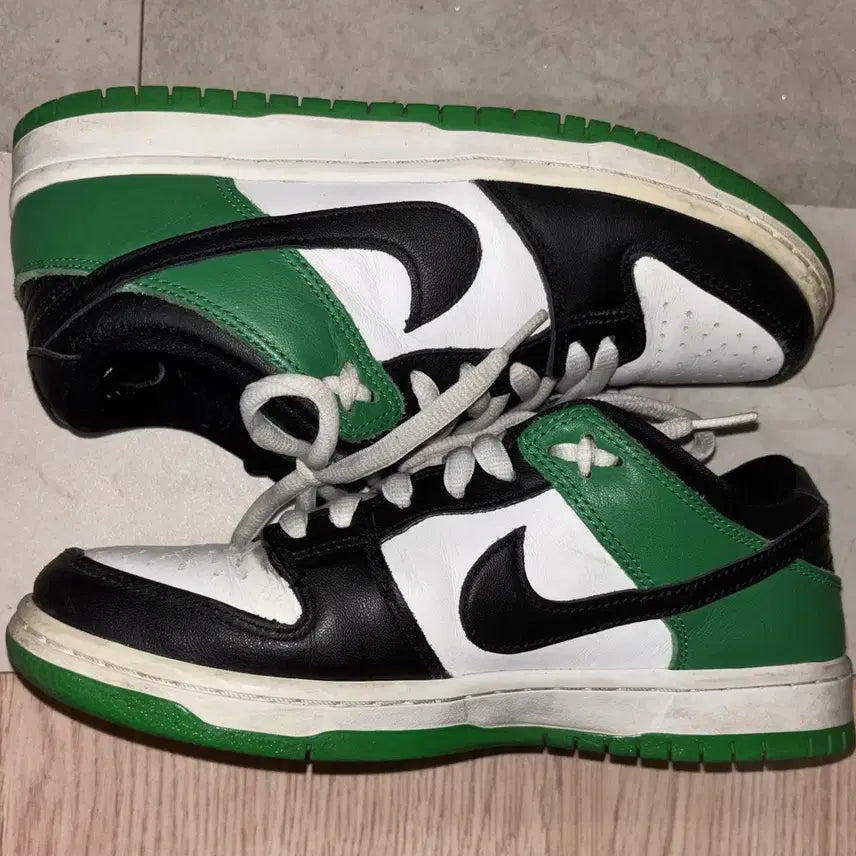 [BUNJANG] Nike SB Dunk Low Classic Green Sneakers (Women's US 8.5 / Men's US 7.5) / SB덩크로우 클래식그린 무료배송 (240cm같은255cm)