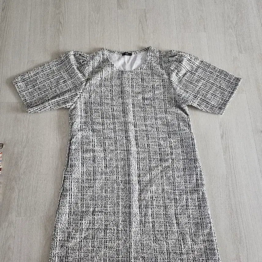 [BUNJANG] Tweed Short Sleeve Midi Dress / 트위드 반팔 원피스
