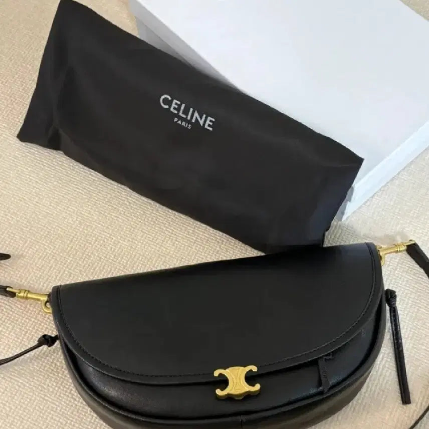 [BUNJANG] Little Half Moon Bag Black / 리틀 하프문 백