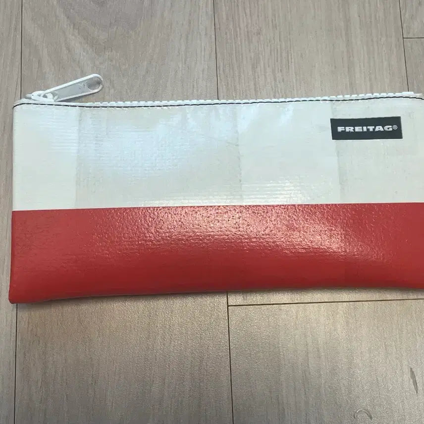 [BUNJANG] Freitag Pouch Red/White / 프라이탁 파우치 레드/화이트