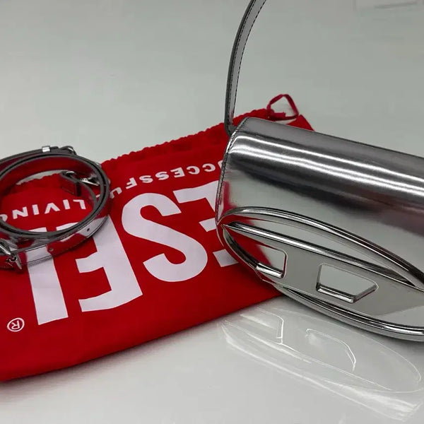 [BUNJANG] Diesel 1DR Shoulder Bag in Mirrored Leather Silver / 디젤 1DR 숄더백 인 미러드 레더 실버
