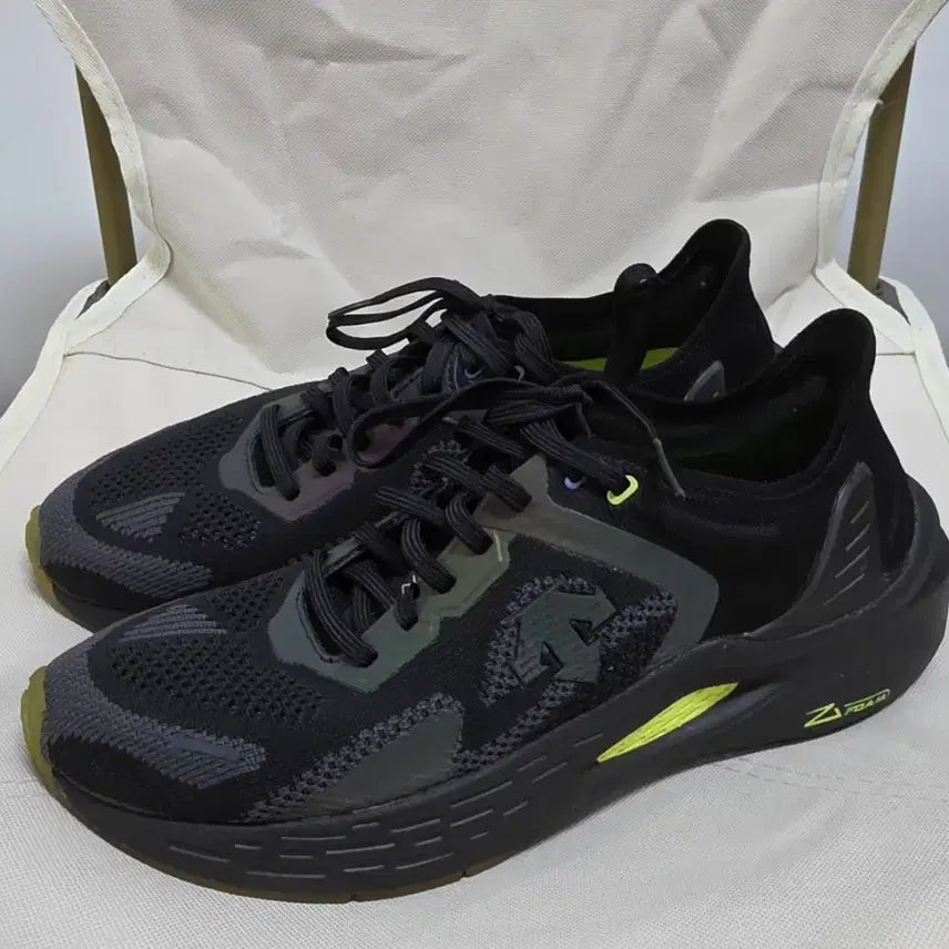 [BUNJANG] Descente Energize GT Running Shoes 255 / 데상트 에너자이트 GT 러닝화 255