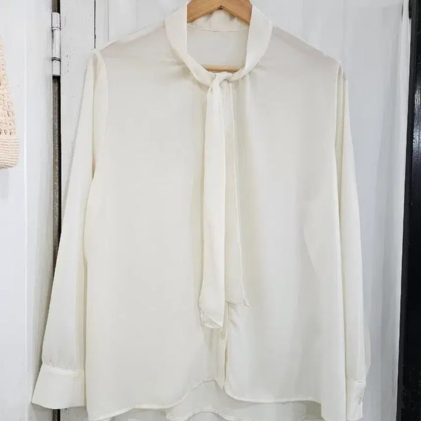 [BUNJANG] O.A.RO Women's Ivory Ribbon Tie Long Sleeve Blouse XL (Korean Size 105/99) / 새상품 O.A.RO 여성 블라우스 XL 아이보리 타이 긴팔 봄 가을 리본타이블라우스사이즈105 (구99) 빅사이즈 새제품
