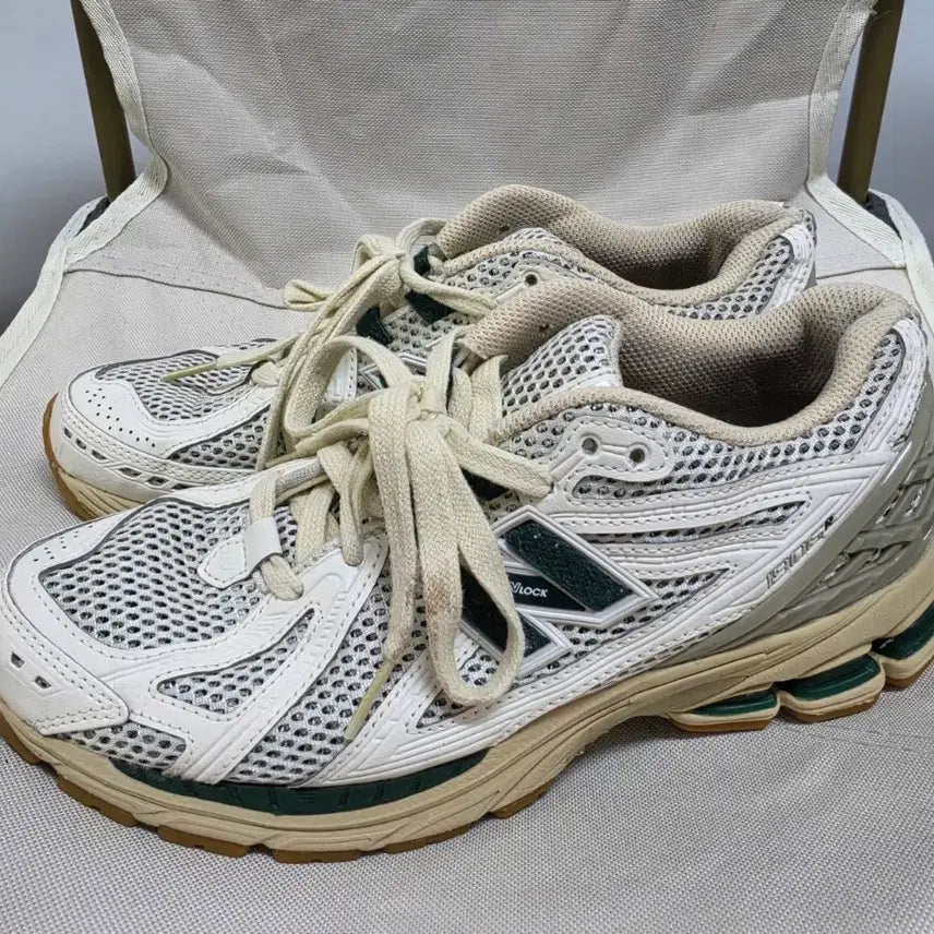 [BUNJANG] New Balance 1906R Silver Green Sneakers / 뉴발란스 1906R 실버그린 스니커즈 240