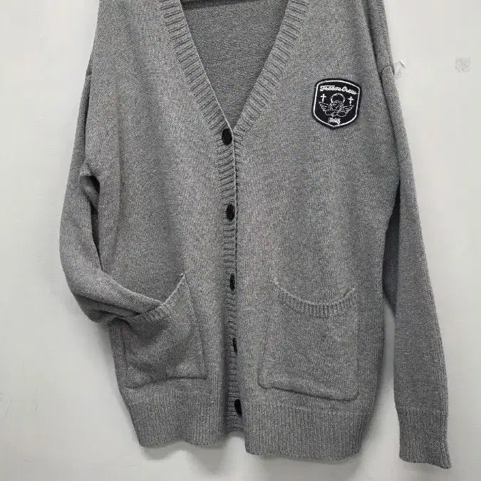 [BUNJANG] Grey Oversized Patch Cardigan / 그레이 오버핏 와펜 가디건
