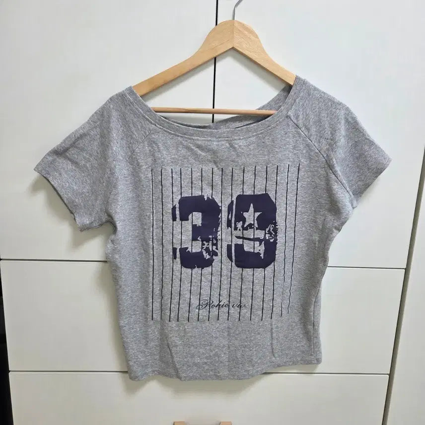 [BUNJANG] Gray One-Shoulder Short-Sleeve T-Shirt (M) / 그레이 원오프숄더 반팔티 M