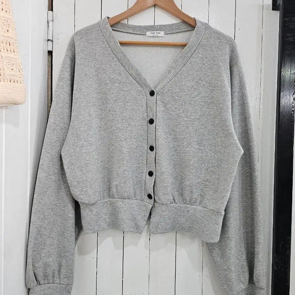 [BUNJANG] TONG Women's Loose Fit Semi-Cropped Cardigan (Free Size, Grey) / 새상품 TONG  TONG 여성 가디건 Free 그레이 루즈핏 반크롭 노카라 심플 단추 긴팔가디건 새제품