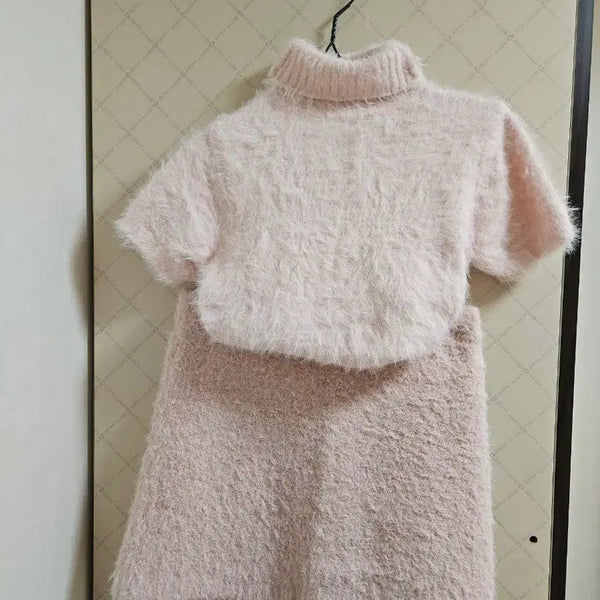 [BUNJANG] Angora Knit Half-Neck Crop Top & Skirt Set / 에이블리 여성 반목폴라 앙고라니트 앙고라치마세트