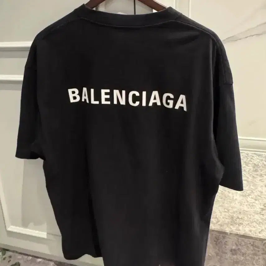 [BUNJANG] Balenciaga Logo Basic T-Shirt / 발렌시아가 로고 기본 티셔츠