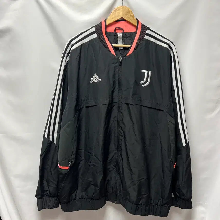 [BUNJANG] Adidas Juventus 22-23 Training Woven Black Windbreaker 3XL / [정품/3XL] 아디다스 유벤투스 22-23 트레이닝 우븐 블랙 바람막이