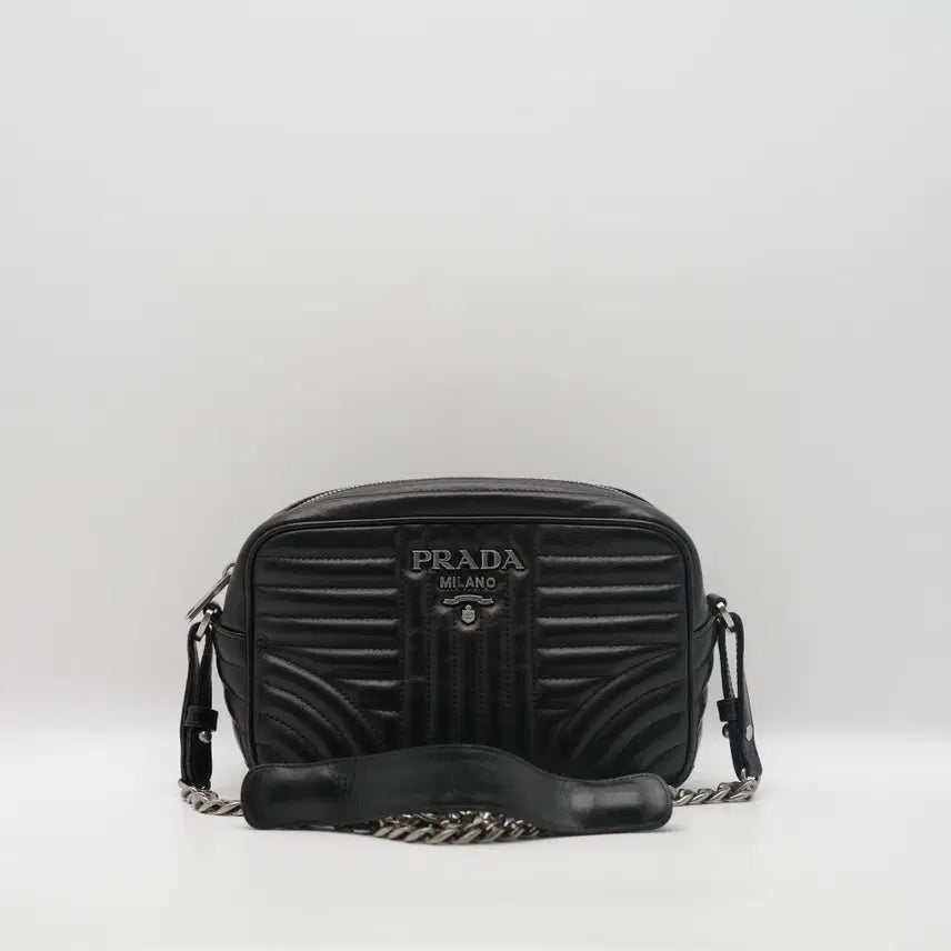 [BUNJANG] Prada Diagram Leather Chain Crossbody Bag / 프라다 다이어그램 레더 체인 크로스백