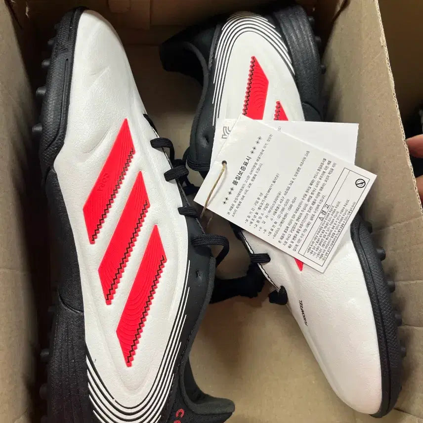 [BUNJANG] Adidas CopaPure 3 TF Futsal Shoes - White Red / [정품, 새상품] 아디다스 코파퓨어 3 tf 풋살화 화이트 레드