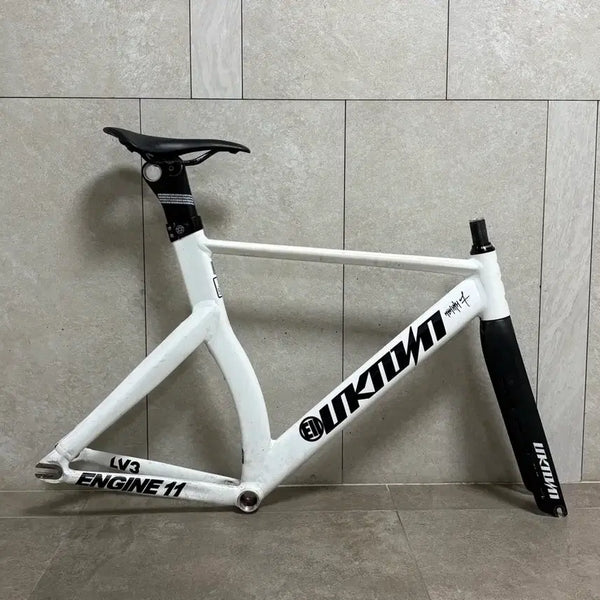[BUNJANG] Unknown LV3 Frame White / 언노운lv3화이트 프레임