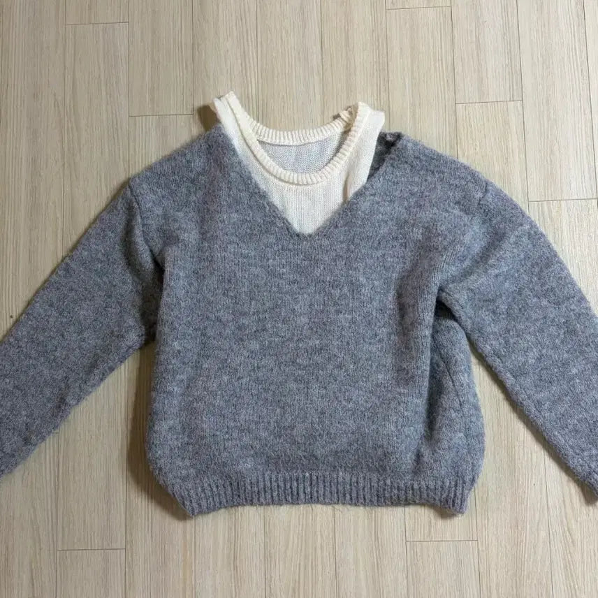 [BUNJANG] Ivory Camisole & Grey Knit Set / 아이보리 나시&그레이니트 세트