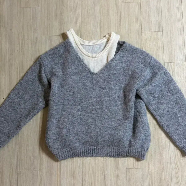 [BUNJANG] Ivory Camisole & Grey Knit Set / 아이보리 나시&그레이니트 세트