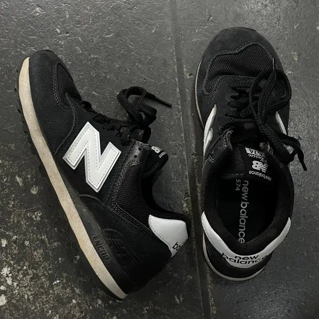 [BUNJANG] New Balance 574 Sneakers / 245 뉴발란스 574 스니커즈