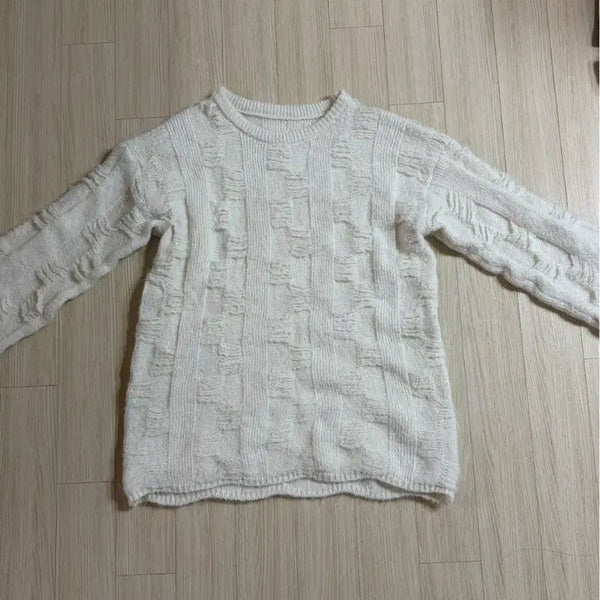 [BUNJANG] Ivory Damage Knit Sweater / 아이보리 데미지 니트