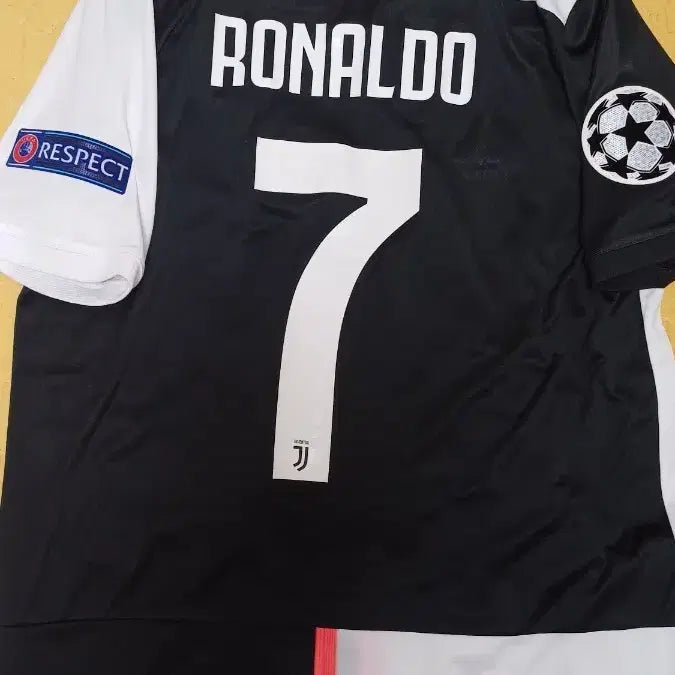 [BUNJANG] Cristiano Ronaldo Juventus Player Issue Jersey Size L / 호날두 유벤투스 L사이즈
