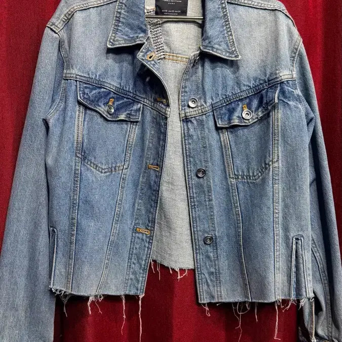 [BUNJANG] Zara Distressed Cropped Denim Jacket XS/55 / 자라 청 크롭 리폼 자켓 XS/55